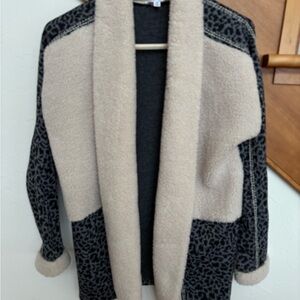 SUPER CUTE Leopard Print OpenFront Cardigan Lightweight Jacket LIKE NEWOversized